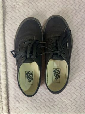 Women’s Vans Black Canvas Low-Top Sneakers